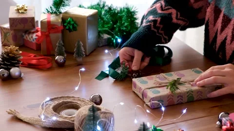 Preparing package for christmas concept. many decorations for the new year. Vídeo Stock 142767262