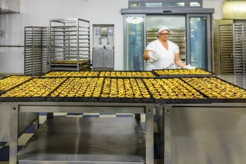 Preparing pasteis de Nata Foto stock