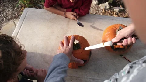 Preparing pumpkin for Halloween. Stock-Footage 231613104
