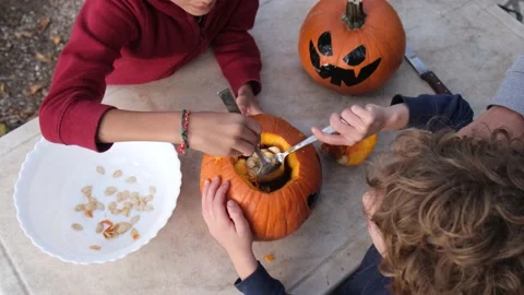Preparing pumpkin for Halloween. Stock Footage 231613327