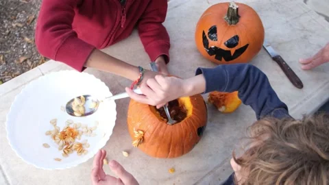 Preparing pumpkin for Halloween. Stock Footage 231613431