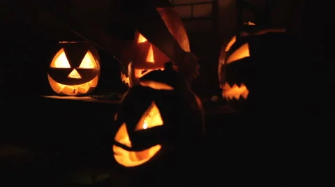 Preparing the pumpkins to helloween Stockbeeldmateriaal 68201848