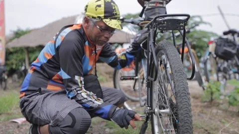 Preparing to riding bicycle 3 스톡 동영상 107713478