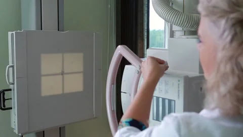 Preparing Roentgen machine for procedures Stock Footage 168569248