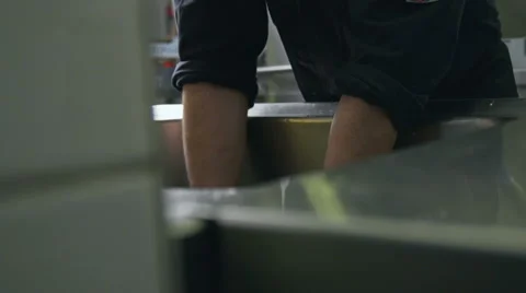 Preparing salad slowmotion in a restaurant Stockbeeldmateriaal 66291481