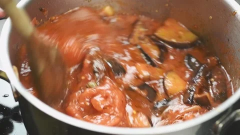 Preparing sauce for pasta alla norma. Stock Footage 169798090