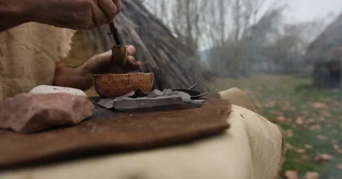 Preparing silex knife Vidéo 61268704