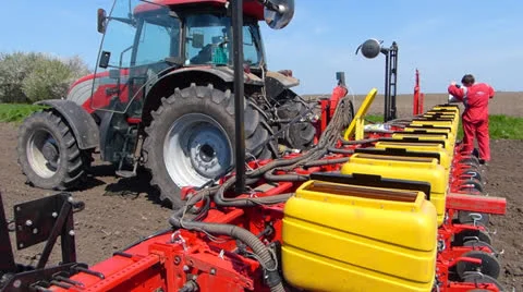 Preparing for sowing, pouring seeds Stock Footage 22765297