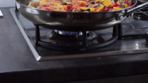 Preparing stew 動画素材 70760149