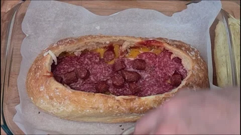 Preparing Stuffed Bread Homemade Vidéo 213326796