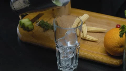 Preparing tom collins cocktail. Motion control system. Stock Footage 132918427