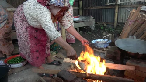 Preparing Traditional Duck Singeing Feather Removal Minang Culinary West Sumatra Stock Footage 345937828