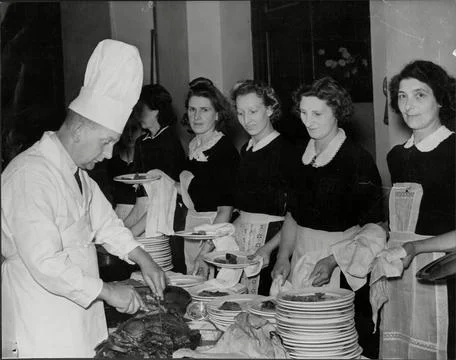 Preparing The Venison Dinner To Be Held In The Great Hall At Farnham Castle Surr Stock Photos