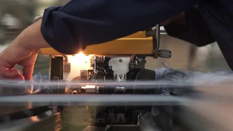 Preparing weaving machine in the textile industry. 스톡 동영상 72594203