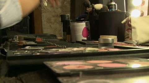 Preparing for wedding - make-up artist at work Stock Footage 42597412