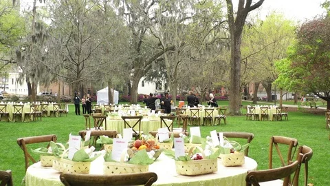 Preping for Event in Park Vídeo Stock 104526245