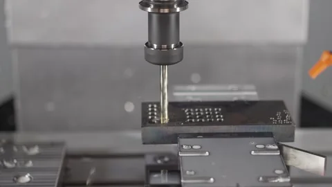 Preprogrammed automated CNC drilling machine do metalworking Video stock 263930462