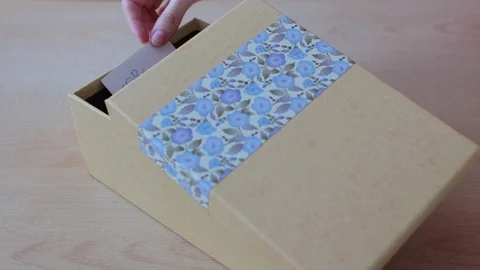 Present box Video stock 72297668