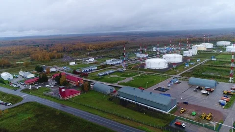 Presentation, a new station for storage and processing of oil Stock-Footage 81261256
