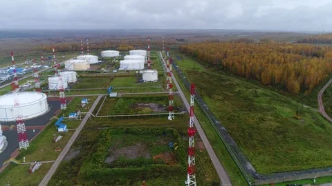 Presentation, a new station for storage and processing of oil Stock-Footage 81261265
