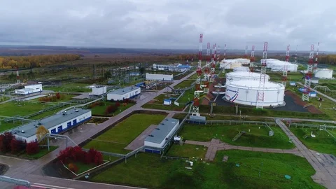 Presentation, a new station for storage and processing of oil Stock-Footage 81261293