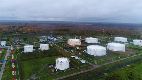 Presentation, a new station for storage and processing of oil Stock-Footage 81261304