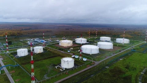 Presentation, a new station for storage and processing of oil Stock-Footage 81261309