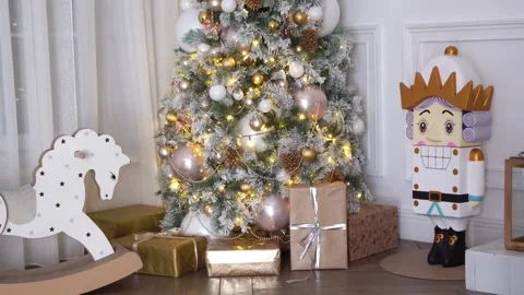 Presents under new year tree 库存影片 95673768