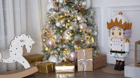 Presents under new year tree 库存影片 95679383