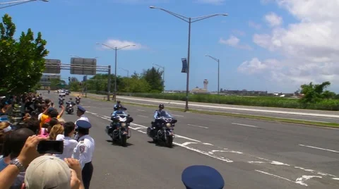 President Barrack Obama Full Sequence President Motorcade with audio Stock Footage 6625467