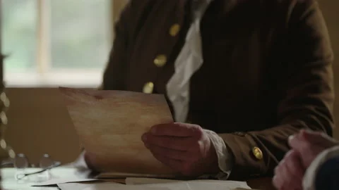 President George Washington Reading a dispatch at a meeting table - Portrayal Vídeo Stock 196259363