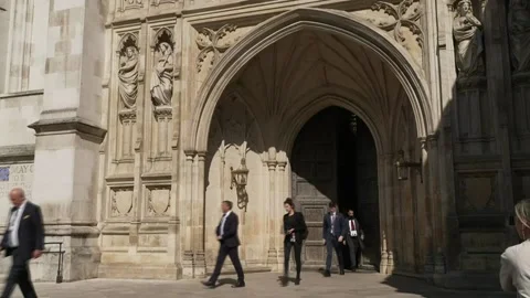 President Macron and Brigitte Macron depart Westminster Abbey Video stock 312692287