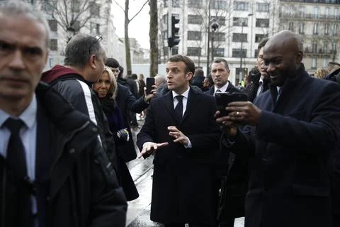 President Macron at Cafe Joyeux, Paris, France - 09 Mar 2020 Foto stock