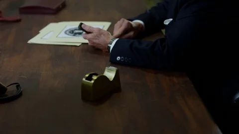 President tweeting in oval office Stock Footage 72764341