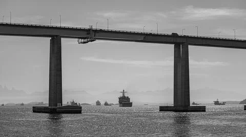 Presidente Costa e Silva Bridge, popularly known as the Rio-Niteri Bridge, ov Fotos 