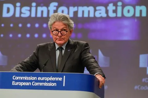 Press conference on Strengthened Code of Practice on Disinformation, Brussels, B 스톡 사진