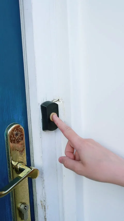 Press the doorbell, Ring the doorbell, push. Stock Footage 325340509