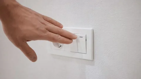 Press turn on/off electrical switch. Close-up. Vídeos de archivo 150331925