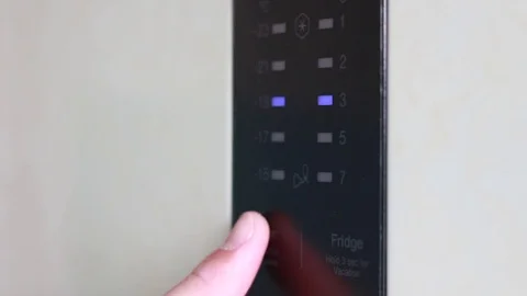 Pressing fridge control panel Vídeo Stock 84253172