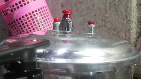The pressure cooker Stock Footage 315631506