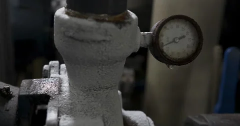 PRESSURE GAUGE 03 Stock Footage 140369038