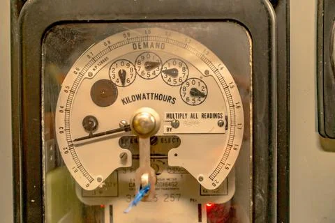 Pressure gauge and knobs control at a plant Foto stock