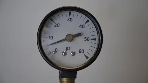 A pressure gauge increasing Stock Footage 89498475