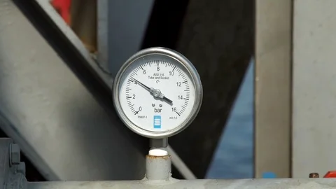 Pressure indication in bar, PSI / BAR with stainless steel Stock Footage 71154918