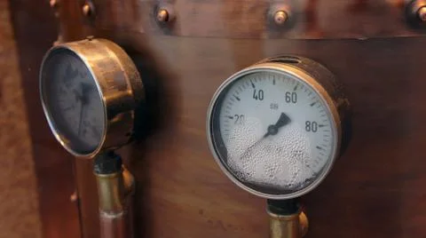 Pressure measuring pointer with condensation Foto stock