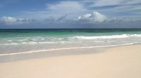 Prestine beach Stock Footage 589149