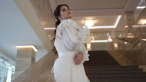 Pretty bride in the palace 库存影片 246154886