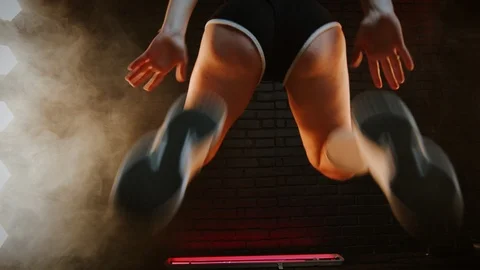 Pretty Brunette Dancing Twerk In Studio With Flashing Light And Smoke. Girl Vidéo 127019010