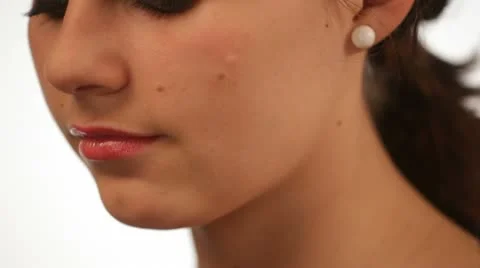 Pretty girl make up isolated 動画素材 11301310
