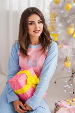 Pretty model with present Foto stock